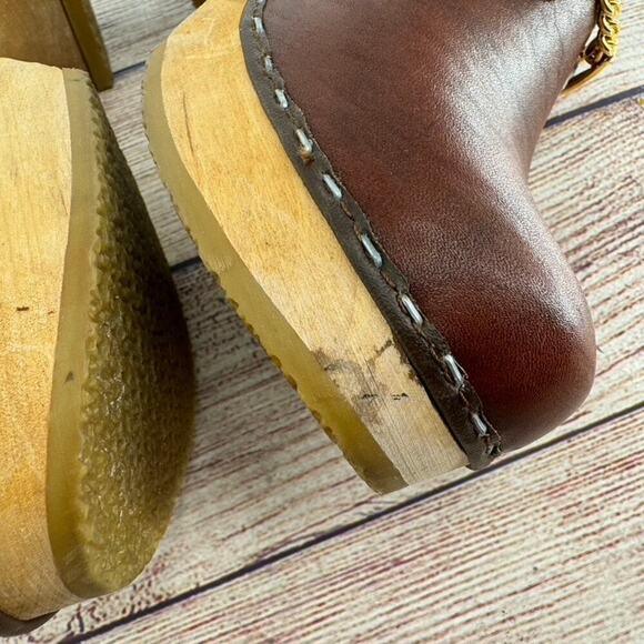 MIA Swedish Clogs Sz 37/7 Brown Gold Chain Slip On Wooden Leather - Picture 6 of 10